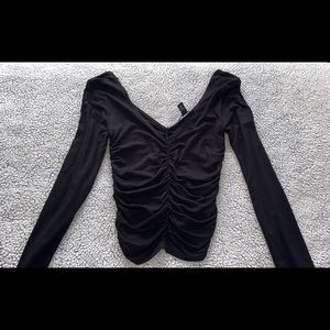 Forever 21 black ruched long sleeve crop top